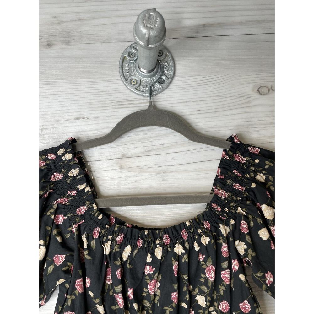 Celebrity Pink Blouse Womens Small Black Floral Puff Sleeve Smocked Peasant Top‎ - Picture 2 of 10